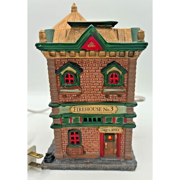 Lemax Village Collection Fire House No 3 Lighted Building 2004 #323095 Working! - Picture 3 of 16